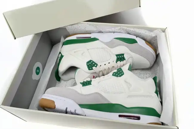 1st Kicks 4 SB Retro Jordan DR5415-103 Pine Green 0519